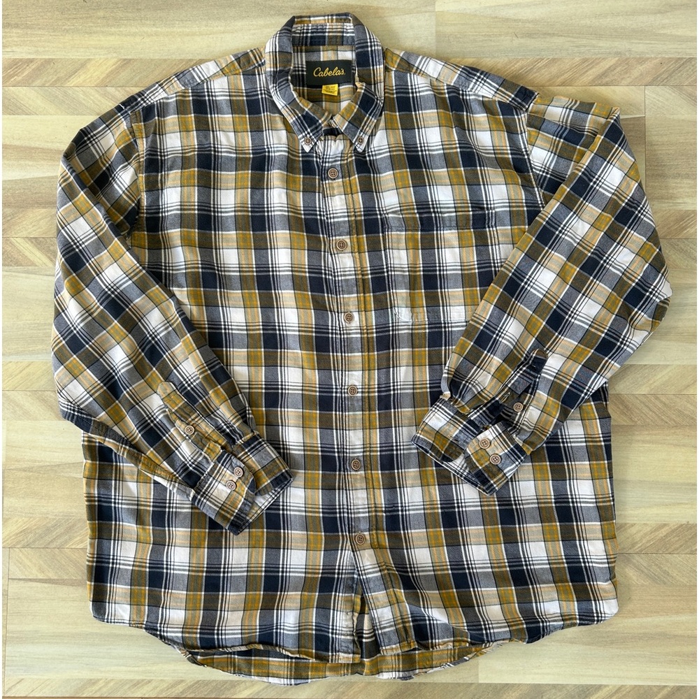 CABELA’S PLAID BUTTON DOWN FLANNEL.         2XL REG